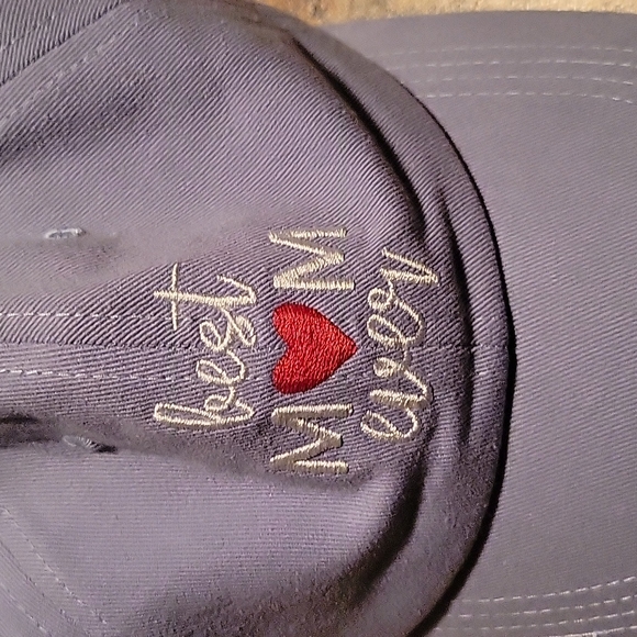 Cap reads BEST MOM EVER - Picture 3 of 4